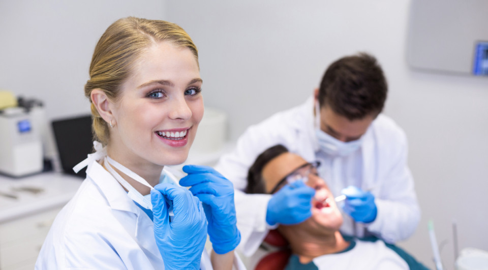 Grado Medio Higiene Bucodental M谩laga
